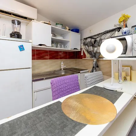 Lovely Apartment In Split With Wifi Appartement *